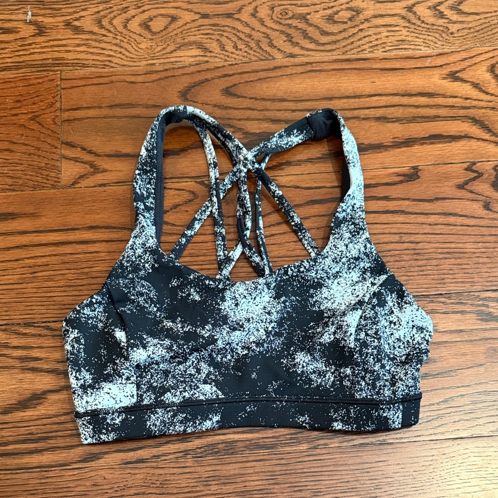 Lululemon sports bra
